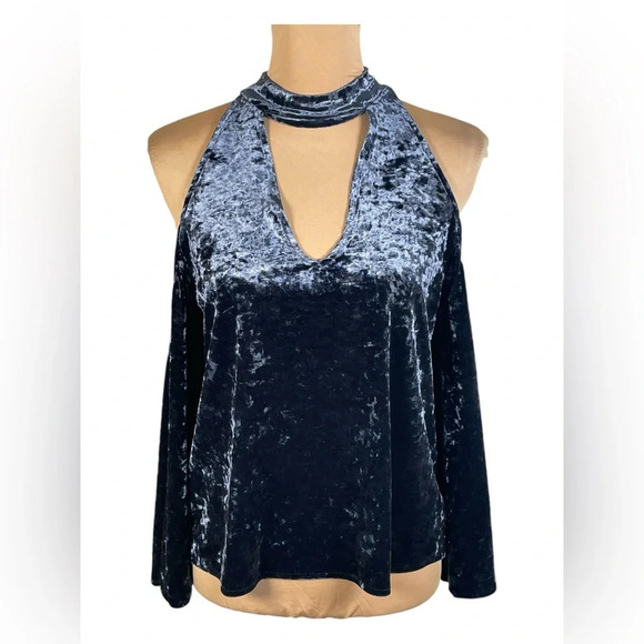 American Eagle Outfitters Crushed Velvet Cold Shoulder Swing Top Size Small NWT - Picture 3 of 11